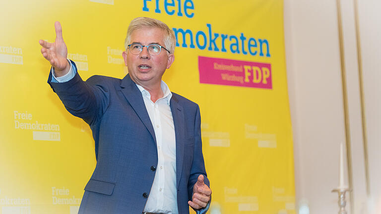 Rund 20 Mitglieder der Freien Demokratischen Partei (FDP) nominieren am Dienstag (01.09.20) in den Bürgerspital Weinstuben in der Würzburger Innenstadt ihren Kandidaten für die Bundestagswahl. Andrew Ullmann erhält 100 Prozent der Stimmen.