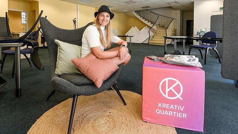 Noch nicht eingeräumt, aber auf einem guten Weg: Das Kreativquartier mit seinem Coworking Space wird zum Herbstfest in Gerolzhofen seine Türen öffnen. Ellen Kimmel ist guten Mutes, dass das neuartige Angebot angenommen wird.