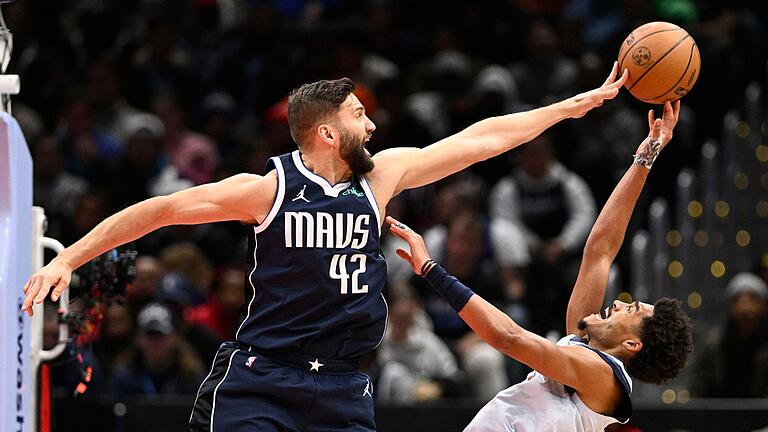 Washington Wizards - Dallas Mavericks - Maxi Kleber (l) überzeugte beim Sieg der Dallas Mavericks bei den Washington Wizards vor allem defensiv. Washington Wizards - Dallas Mavericks - Maxi Kleber (l) überzeugte beim Sieg der Dallas Mavericks bei den Washington Wizards vor allem defensiv.