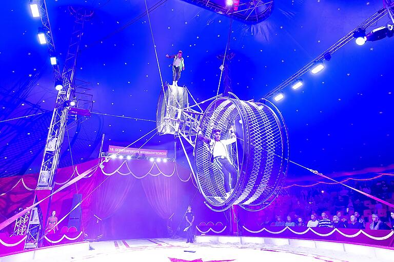 Wie 2022 ist der Schweinfurter Weihnachtscircus auch in diesem Jahr wieder am Start. Mit preisgekrönten Spitzenartistinnen und -artisten, verspricht der Veranstalter. Wie 2022 ist der Schweinfurter Weihnachtscircus auch in diesem Jahr wieder am Start. Mit preisgekrönten Spitzenartistinnen und -artisten, verspricht der Veranstalter.