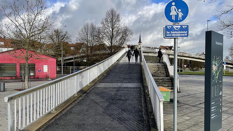 Wer in den kommenden Wochen in die Innenstadt von Bad Neustadt möchte, muss ausweichen. Die Falaiser Brücke ist dann gesperrt. Wer in den kommenden Wochen in die Innenstadt von Bad Neustadt möchte, muss ausweichen. Die Falaiser Brücke ist dann gesperrt. 