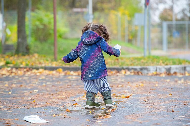 Auch Kinder leben im Ankerzentrum. Auch Kinder leben im Ankerzentrum.