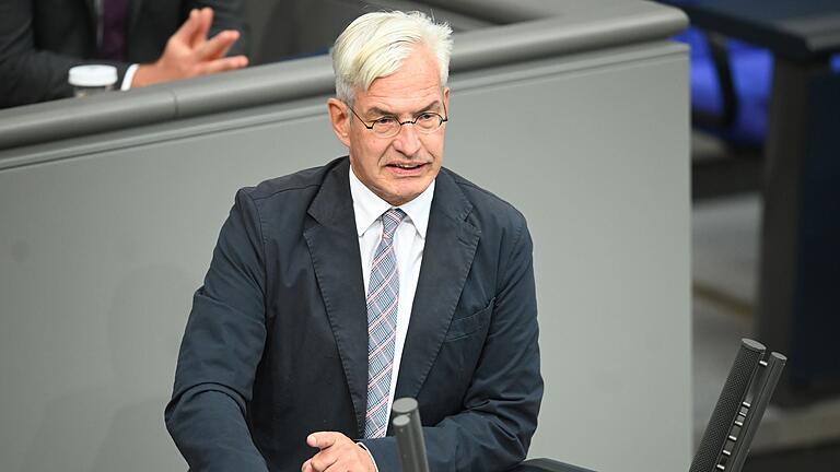 Haushaltswoche im Bundestag       -  Die Union hat Zweifel, ob der Haushalt überhaupt verfassungsgemäß ist.