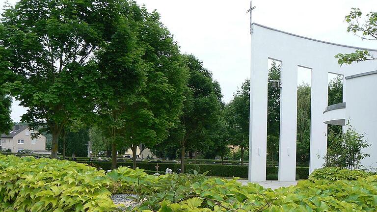 Parkähnlich: Die letzte Ruhestätte in Rottendorf überzeugte beim Friedhofswettbewerb des Kreisverbandes für Gartenbau und Landespflege Würzburg.