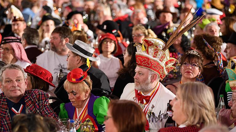 Mittendrin statt nur dabei: Die Florian-Geyer-Halle soll jetzt offiziell zur Veranstaltungshalle werden – auch um 'touristische Highlights' wie die jährliche KiKaG-Sitzung nicht zu verlieren.