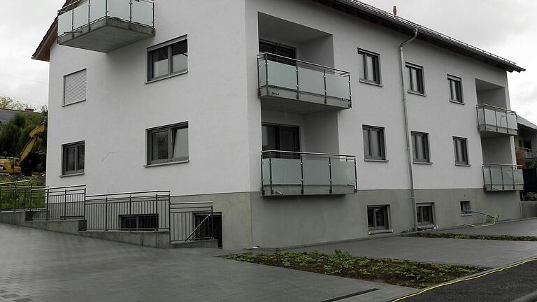 'Das Haus des Anstoßes' in der Steinstraße von Niederlauer. Sehr emotional wurde über den Bau in der Gemeinderatssitzung diskutiert.