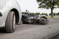In Unterfranken hat sich am Donnerstagmorgen ein schwerer Verkehrsunfall zwischen einem Auto und einem Motorrad ereignet. Ein Mensch erlitt lebensgefährliche Verletzungen. Symbolfoto: KOKALA VIEW/Adobe Stock       -  In Unterfranken hat sich am Donnerstagmorgen ein schwerer Verkehrsunfall zwischen einem Auto und einem Motorrad ereignet. Ein Mensch erlitt lebensgefährliche Verletzungen. Symbolfoto: KOKALA VIEW/Adobe Stock