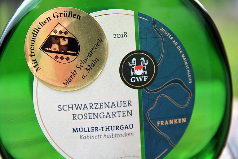 Der Haus-und-Hof-Wein der Marktgemeinde Schwarzach: Schwarzenauer Rosengarten Der Haus-und-Hof-Wein der Marktgemeinde Schwarzach: Schwarzenauer Rosengarten