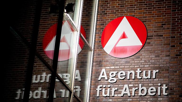 Agentur für Arbeit       -  Die Zahl der Arbeitslosen in Deutschland ist im Juni im Vergleich zum Vormonat gestiegen