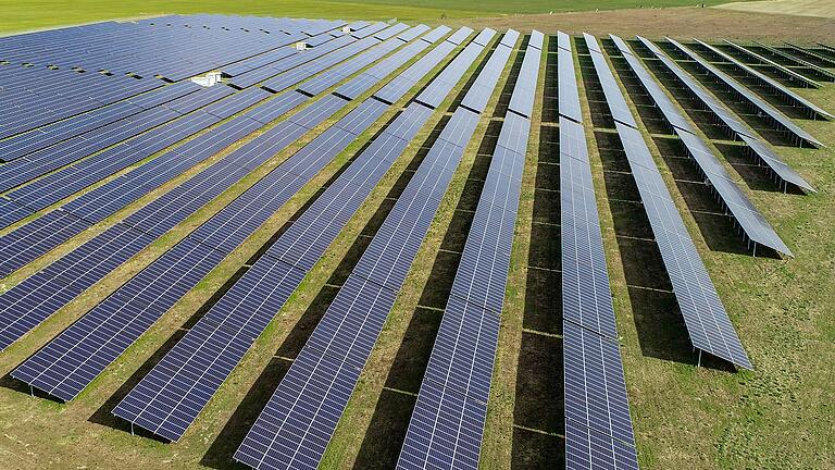 Könnte eine mögliche Fläche für eine geplante PV-Anlage bei Rohrbach doch besser landwirtschaftlich genutzt werden? Im Bauausschuss und im Stadtrat gab es Diskussionen um diese Frage. Könnte eine mögliche Fläche für eine geplante PV-Anlage bei Rohrbach doch besser landwirtschaftlich genutzt werden? Im Bauausschuss und im Stadtrat gab es Diskussionen um diese Frage.