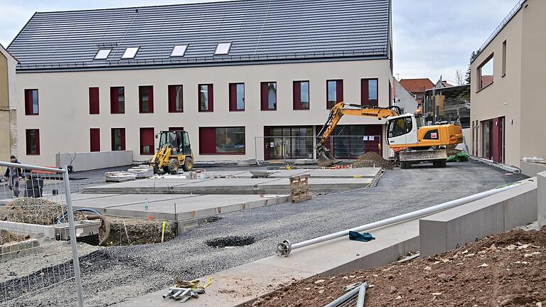 Einen großen Brocken im Haushalt der Gemeinde nimmt in diesem Jahr die Umgestaltung des Rathausplatzes ein.