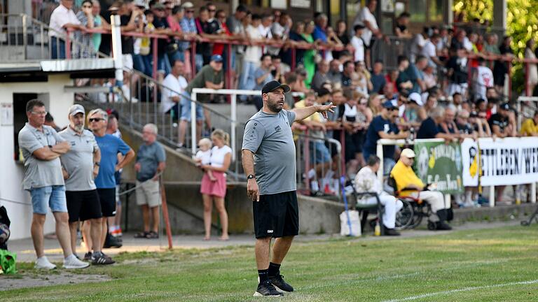 Stefan Riegler bleibt Trainer beim TSV Ettleben/Werneck. Stefan Riegler bleibt Trainer beim TSV Ettleben/Werneck.