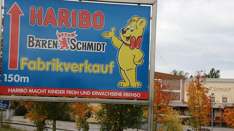 Nach der Lebkuchenproduktion kamen ab 2009 die Goldbären – was zum Verlust von 60 Arbeitsplätzen führte. Für die verbliebenen 92 Mitarbeiter ist im kommenden Jahr Schluss; die Produktion endet im Februar. Nach der Lebkuchenproduktion kamen ab 2009 die Goldbären – was zum Verlust von 60 Arbeitsplätzen führte. Für die verbliebenen 92 Mitarbeiter ist im kommenden Jahr Schluss; die Produktion endet im Februar.