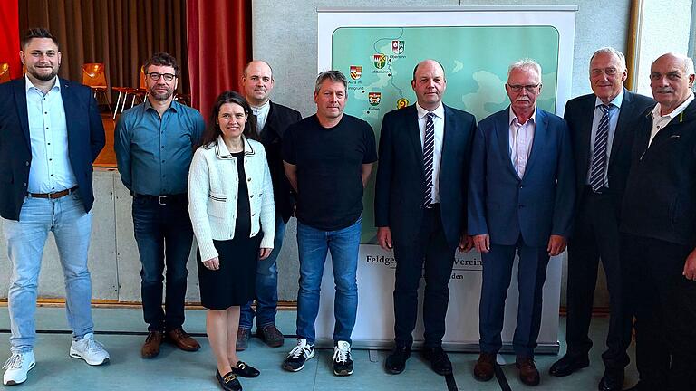 Auf dem Foto die alte und neue Vorstandschaft (von links): Markus Spiegel, Thomas Mehler, Sabine Sitter, Christian Hebig, Marco Blum, Christian Fischer, Burkard Heinz, Robert Lippert und Hugo Kimmel.