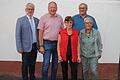 Das Bild zeigt einen Teil der neuen Vorstandschaft. Mit auf dem Bild sind (von links): Klaus Schenk (1. Bürgermeister), Georg Klein (Beisitzer), Gertrud Haupt (Ehemalige Vorsitzende), Günther Winkler (Kassier) und Erika Hackenberg (Vorstandsgremium).