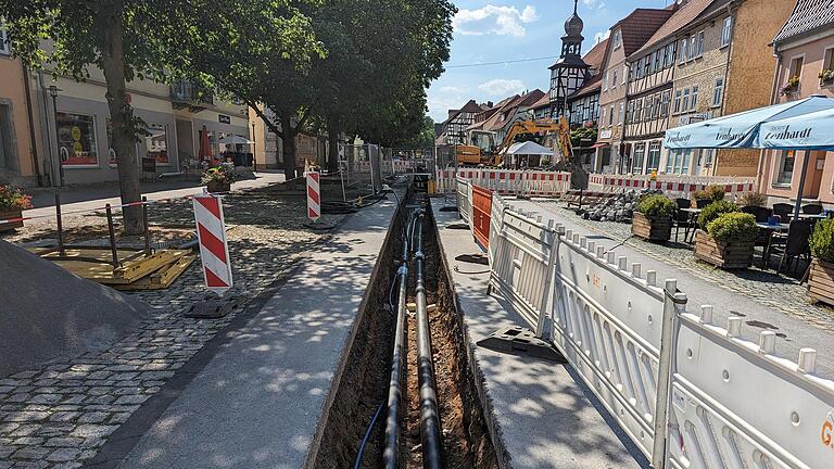 Der Bau einer neuen Wärmeleitung läuft gerade in der Marktstraße in Ostheim. Auch dort ist die Nachfrage nach einem Anschluss an das Wärmenetz groß.