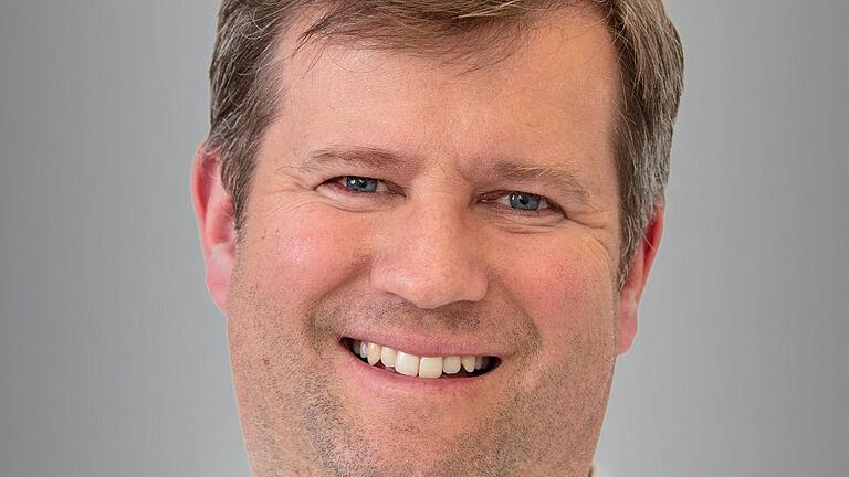 Chefarzt Dr. Kilian Distler und sein Team informieren am 10. November per Telefonsprechstunde zum Thema Bluthochdruck.