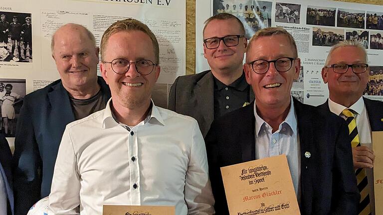 Für ihre herausragenden Verdienste im Fußball-Club Frankonia wurden Michael Bahn und Marcus Glöckler mit Silber, Christian Sell mit Gold und Vorsitzender Jürgen Weigand mit Gold und Kranz vom stellvertretenden Kreisvorsitzenden des BLSV Edwin Metz... - Für ihre herausragenden Verdienste im Fußball-Club Frankonia wurden Michael Bahn und Marcus Glöckler mit Silber, Christian Sell mit Gold und Vorsitzender Jürgen Weigand mit Gold und Kranz vom stellvertretenden Kreisvorsitzenden des BLSV Edwin Metzler ausgezeichnet. Unser Foto zeigt (von links): Edwin Metzler, BFV Kreisvorsitzenden Rainer Lochmüller, Michael Bahn, Christian Sell, Marcus Glöckler und Jürgen Weigand. Für ihre herausragenden Verdienste im Fußball-Club Frankonia wurden Michael Bahn und Marcus Glöckler mit Silber, Christian Sell mit Gold und Vorsitzender Jürgen Weigand mit Gold und Kranz vom stellvertretenden Kreisvorsitzenden des BLSV Edwin Metz... - Für ihre herausragenden Verdienste im Fußball-Club Frankonia wurden Michael Bahn und Marcus Glöckler mit Silber, Christian Sell mit Gold und Vorsitzender Jürgen Weigand mit Gold und Kranz vom stellvertretenden Kreisvorsitzenden des BLSV Edwin Metzler ausgezeichnet. Unser Foto zeigt (von links): Edwin Metzler, BFV Kreisvorsitzenden Rainer Lochmüller, Michael Bahn, Christian Sell, Marcus Glöckler und Jürgen Weigand.