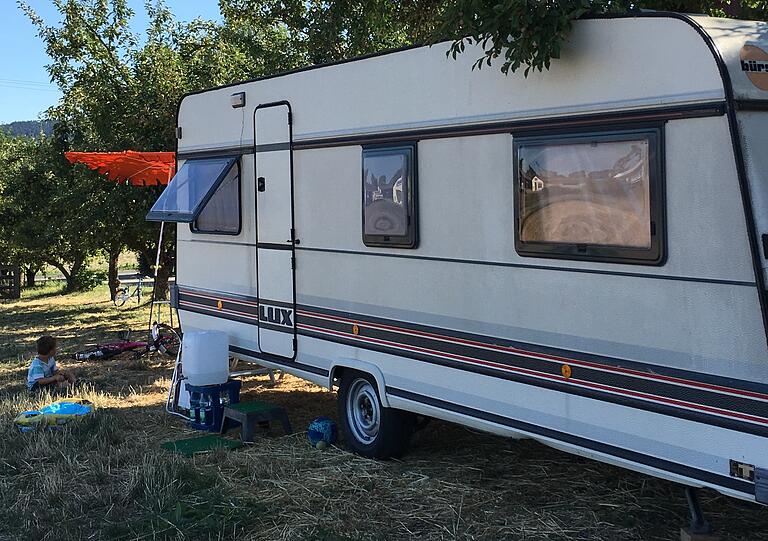 Es gibt viele Arten von Urlaub auf dem Bauernhof. Auf Schmidts Ferienhof in Ostheim vor der Rhön ist auch Camping möglich.