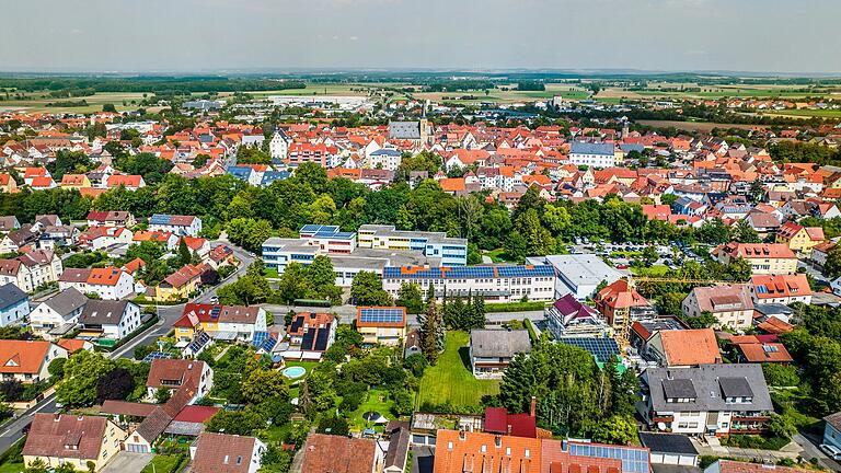 Knapp 7000 Menschen leben in Gerolzhofen. Doch welche Nachnamen tragen besonders viele und welchen Ursprung haben die Familiennamen der Gerolzhöferinnen und Gerolzhöfer?