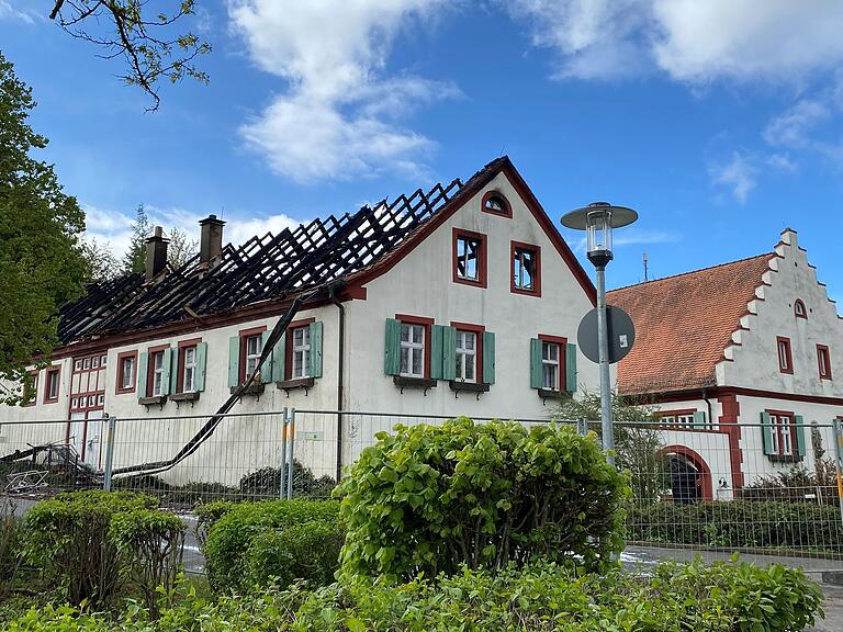Gebrannt hat es Mitte April 2024 in der Weißen Mühle in Estenfeld. Gebrannt hat es Mitte April 2024 in der Weißen Mühle in Estenfeld.