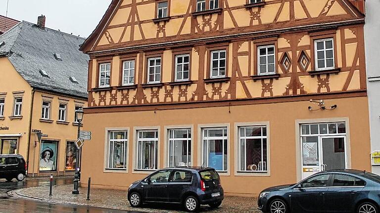 Dieses Fachwerkhaus in Haßfurt wird zum Kunsthaus. Dieses Fachwerkhaus in Haßfurt wird zum Kunsthaus.