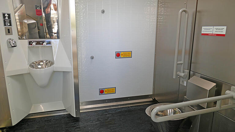 Die topmoderne Toilette von innen... Die topmoderne Toilette von innen...