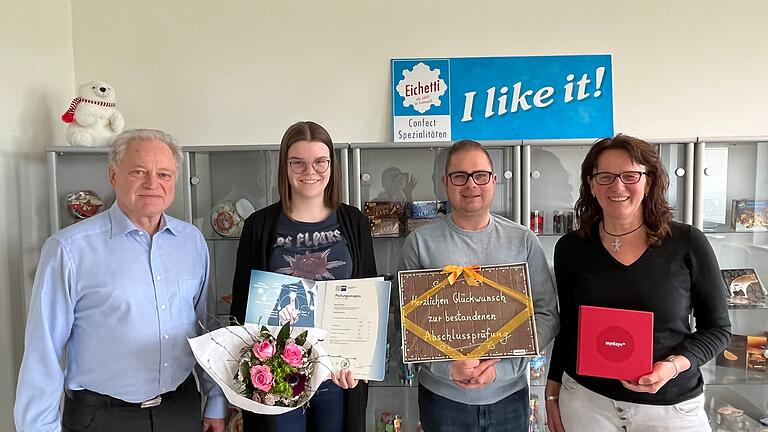 Im Bild (von links): Günther Kraus (geschäftsführender Gesellschafter), Nele Manger (Buchhaltung),Florian Kraus (Assistent der Geschäftsleitung u. Ausbilder), Lissy Mainka (Personalleitung).