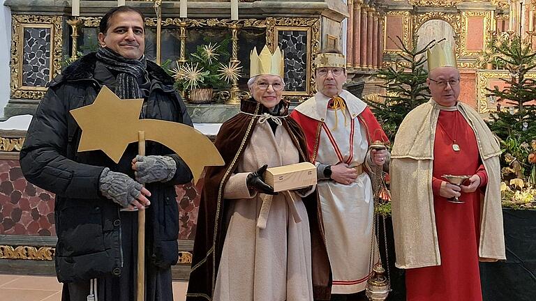 Auf dem Foto (von links): Bruder Jesmond Panapparambil, Barbara Müller-Haidmann, Joachim Kracht und Stefan Betz.