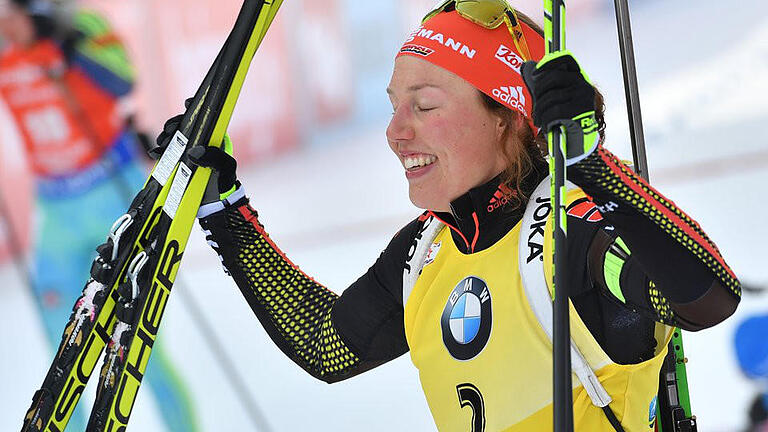 Laura Dahlmeier       -  Laura Dahlmeier freut sich bei der WM in Hochfilzen über ihre zweite Goldmedaille. Foto: Martin Schutt