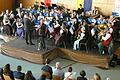 Bereits seit 25 Jahren gibt es das Kreisblasorchester Schweinfurt. In Wasserlosen fand ein Konzert unter der Leitung des Dirigenten Florian Unkauf in der Dr. Maria-Probst-Halle vor 300 Zuhörern statt. Beim Stück 'Star Dust' hatte Trompeter Alexander Pöschel einen Solo-Auftritt, den er mit Bravour meisterte und reichlich Beifall dafür bekam.