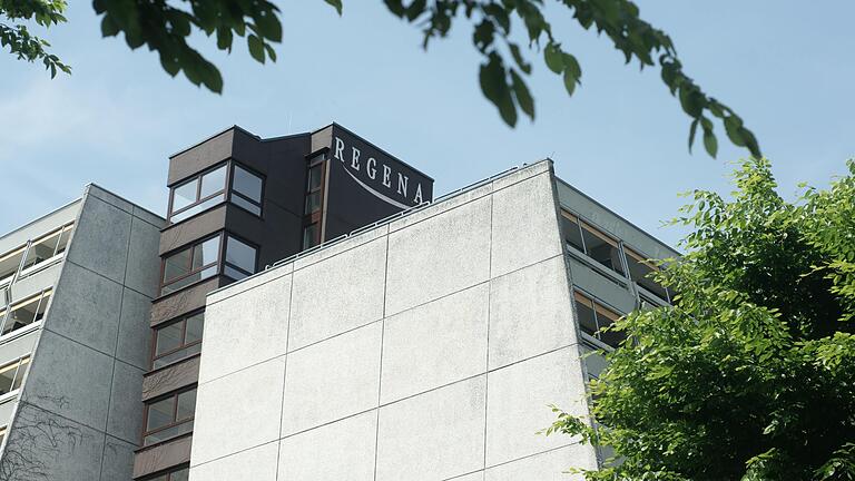Aus dem ehemaligen Regena wird die Hescuro Klinik Bad Brückenau. Aus dem ehemaligen Regena wird die Hescuro Klinik Bad Brückenau. 