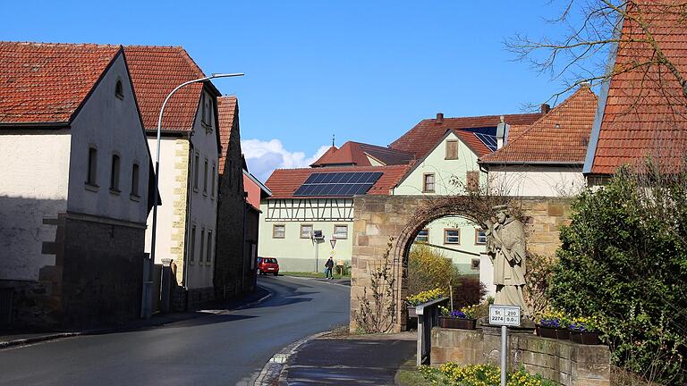 Die großen Dach- und Hofflächen wirken sich erst in zwei Jahren aus, wenn die Gemeinde&nbsp;Frankenwinheim die gesplittete Abwassergebühr einführen muss.