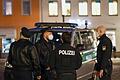 Polizeikontrolle auf dem Schweinfurter Marktplatz: Die Corona-Regeln führten im vergangenen Jahr auch zu zahlreichen Verstößen.