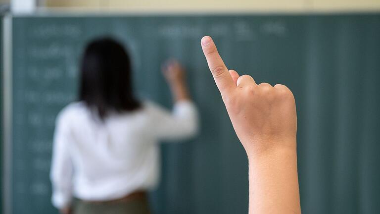 Landesschülerbeirat zum Beginn des neuen Schuljahres       -  Schüler folgen laut Statistikern in Bayern häufig dem Bildungsweg der Eltern. (Symbolbild)