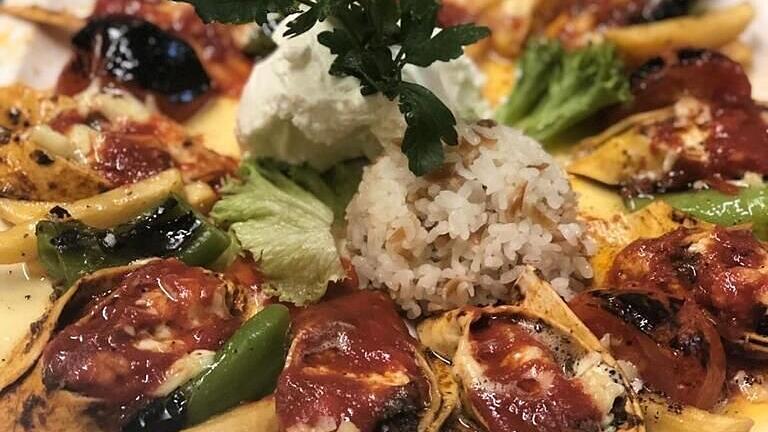 Carmen und Hasan Güzel eröffnen im ehemals 'Umkehr' ein mediterranes Restaurant mit türkischer Küche - Der Fokus in dem Restaurant liegt auf türkischer Küche Carmen und Hasan Güzel eröffnen im ehemals 'Umkehr' ein mediterranes Restaurant mit türkischer Küche - Der Fokus in dem Restaurant liegt auf türkischer Küche