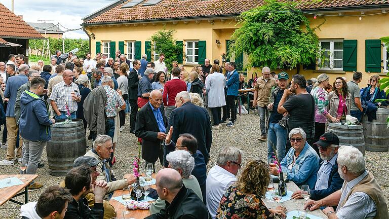 Wegen seines Ambientes ist die Peterstirn ein beliebter Veranstaltungsort. Dort soll auch das erste alkoholfreie Weinfest Deutschlands stattfinden.