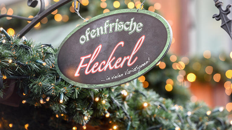 Fleckerl? Auf dem Würzburger Weihnachtsmarkt kommt nicht alles in astreinem Fränkisch daher.&nbsp;