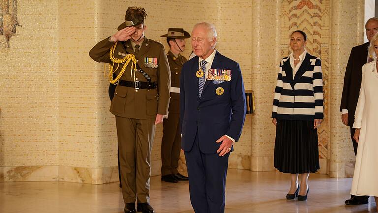 Britisches Königspaar in Australien - Canberra - Es ist die erste Fernreise des Königs, seit seine Krebserkrankung öffentlich gemacht wurde. Britisches Königspaar in Australien - Canberra - Es ist die erste Fernreise des Königs, seit seine Krebserkrankung öffentlich gemacht wurde.