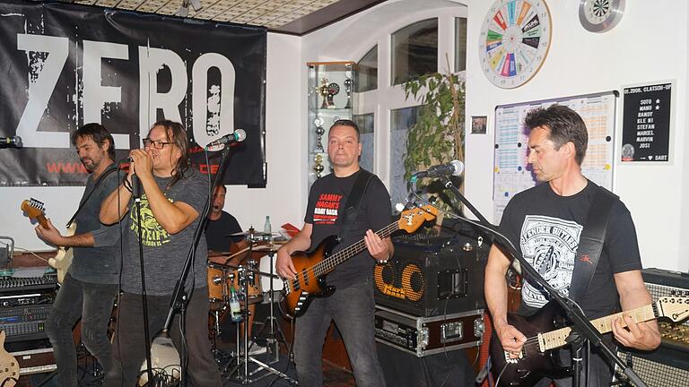 Handgemachte Musik - wie hier 2018 - wird am Samstag in Gerolzhofen bei 'Geo Live Night' in einer Kneipe und früheren Industriehalle zu hören sein. Handgemachte Musik - wie hier 2018 - wird am Samstag in Gerolzhofen bei 'Geo Live Night' in einer Kneipe und früheren Industriehalle zu hören sein.
