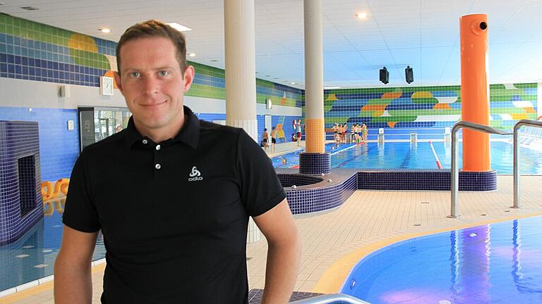 Betriebsleiter Peter Zimmermann ist froh, dass der Betrieb im Hallenbad wieder anläuft. In dieser Woche sind die ersten Schulklassen im Aqua-Sole.