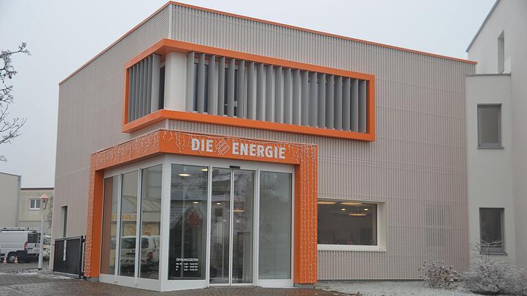 Das Verwaltungsgebäude der Energieversorgung Lohr-Karlstadt und Umgebung in Karlstadt. Das Verwaltungsgebäude der Energieversorgung Lohr-Karlstadt und Umgebung in Karlstadt.