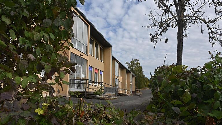 Zuletzt diente das verwaiste Grundschulgebäude in Frickenhausen als Übergangsquartier für den örtlichen Kindergarten. Ab dem Schuljahr 2024/25 soll dort die Außenstelle der Rubpert-Egenberger-Förderschule einziehen.