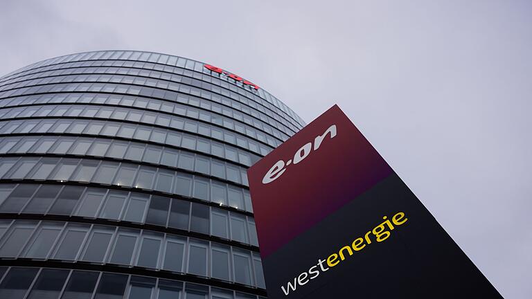 Eon SE - Konzernzentrale       -  Deutschlands größter Energieversorger Eon hat im vergangenen Jahr 2,9 Milliarden Euro verdient. (Archivbild)