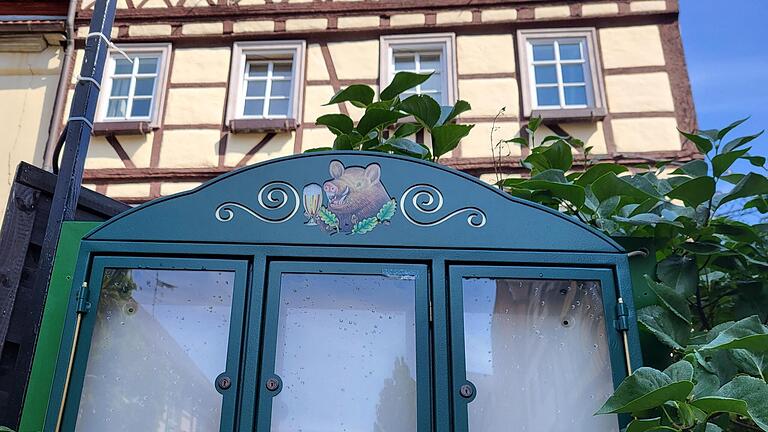 Das Fehlen einer Speisekarte ist sichtbares Zeichen, dass das Restaurant des Bayerischen Hofs jetzt geschlossen ist. Ende August wird auch der Hotelbetrieb eingestellt. - Das Fehlen einer Speisekarte ist sichtbares Zeichen, dass das Restaurant des Bayerischen Hofs jetzt geschlossen ist. Ende August wird auch der Hotelbetrieb eingestellt. Das Fehlen einer Speisekarte ist sichtbares Zeichen, dass das Restaurant des Bayerischen Hofs jetzt geschlossen ist. Ende August wird auch der Hotelbetrieb eingestellt. - Das Fehlen einer Speisekarte ist sichtbares Zeichen, dass das Restaurant des Bayerischen Hofs jetzt geschlossen ist. Ende August wird auch der Hotelbetrieb eingestellt.