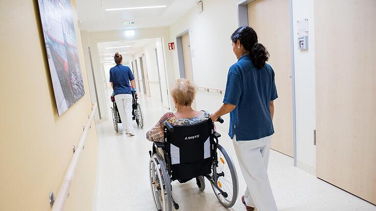 Auch Landrat Thomas Bold sorgt sich, dass im Landkreis Bad Kissingen weitere Pflegeplätze wegfallen. - Auch Landrat Thomas Bold sorgt sich, dass im Landkreis Bad Kissingen weitere Pflegeplätze wegfallen. Auch Landrat Thomas Bold sorgt sich, dass im Landkreis Bad Kissingen weitere Pflegeplätze wegfallen. - Auch Landrat Thomas Bold sorgt sich, dass im Landkreis Bad Kissingen weitere Pflegeplätze wegfallen.