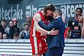 Sasa Filipovskis Dank an seinen Topscorer&nbsp; Zac Seljaas bei dessen Auswechslung als das Spiel entschieden war. Eine Szene, die zeigt, wie wichtig dem Coach der Würzburg Baskets der Erfolg gegen Ludwigsburg am Samstagabend war.