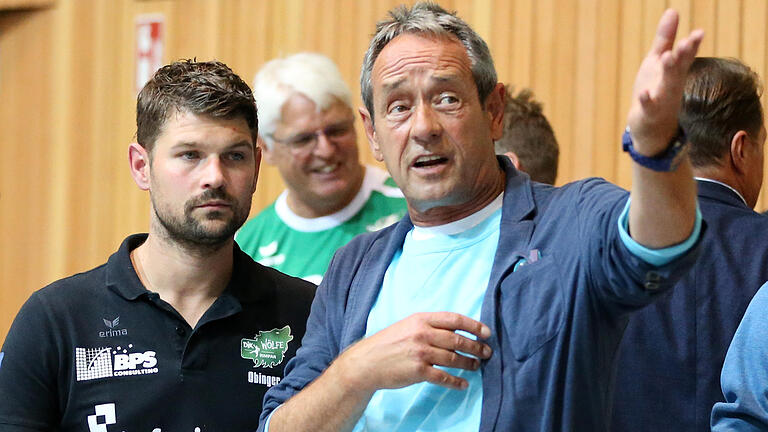 Rolf Brack       -  Verlässt der sportliche Berater Rolf Brack (rechts) den von Matthias Obinger (links) trainierten Handball-Zweitligisten DJK Rimpar Wölfe, um neuer Chefcaoch beim Erstligisten Frisch Auf Göppingen zu werden?