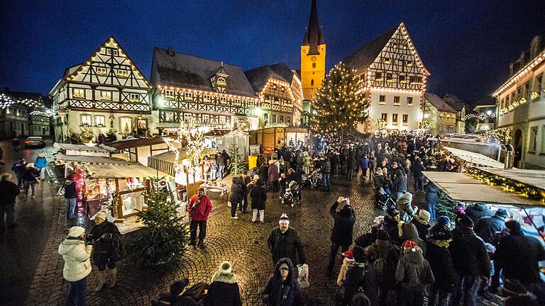 Der Weihnachtsmarkt in Zeil im Jahr 2017 war hell erleuchtet. Wie sieht es heuer mit der Weihnachtsbeleuchtung aus?