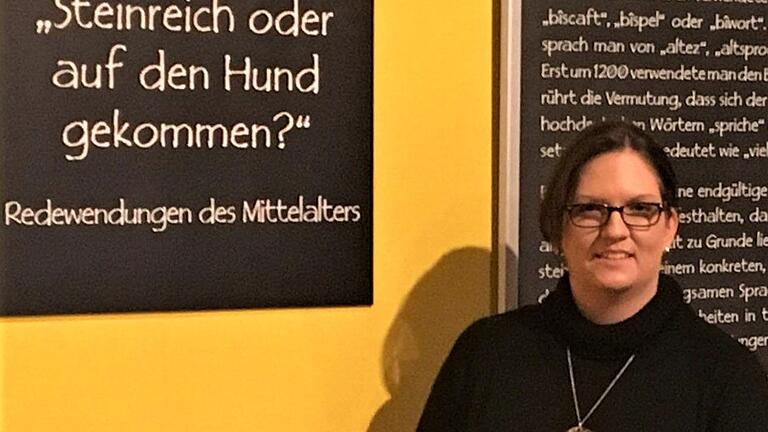 Freut sich über die neue Ausstellung: Adina Rösch, Direktorin des Deutschen Burgenmuseums auf der Heldburg.